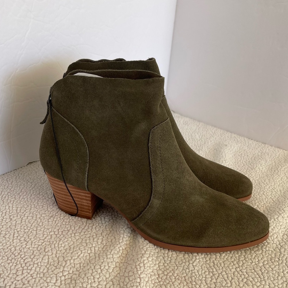 Violet and red Nordstrom nwob Cupid olive green suede leather ankle booties